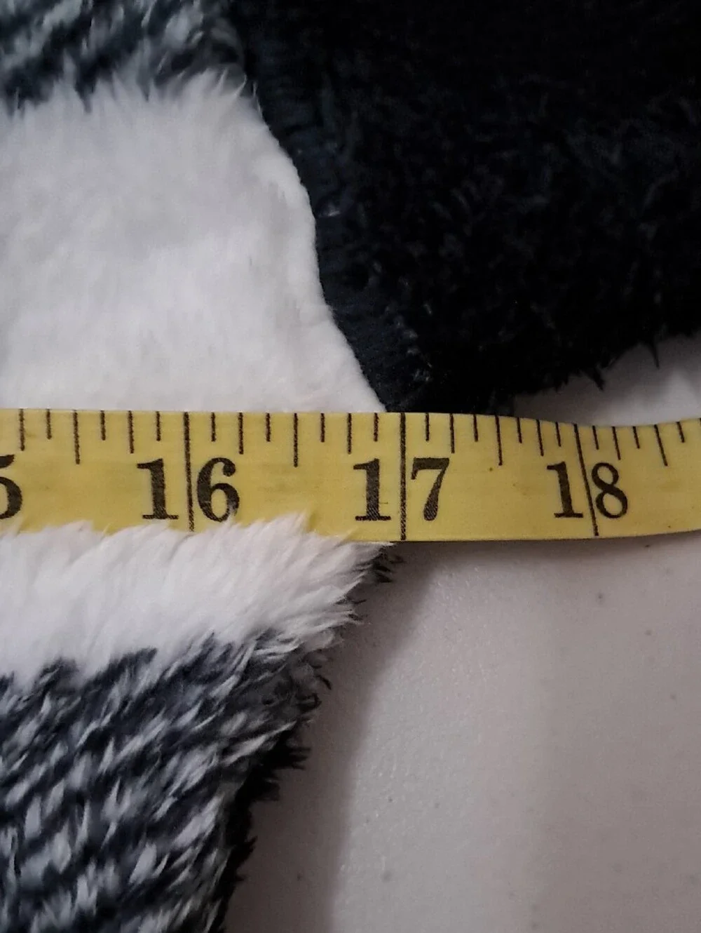 Girls Size 10 Black & White Check Plush Hoodie - Unbranded